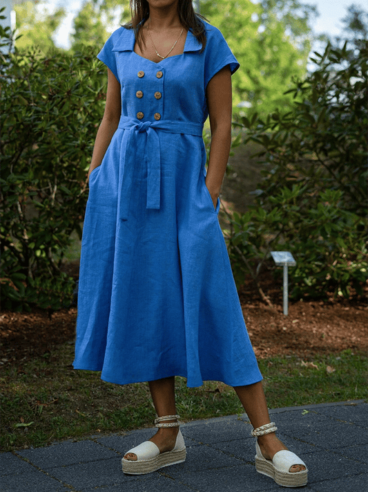 lässiges Damenkleid mit zwei Taschen und Patten in einer Farbe