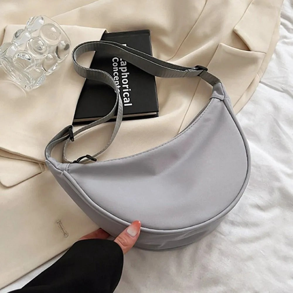 Mia | Handliche Umhängetasche mit verstellbarem Gurt
