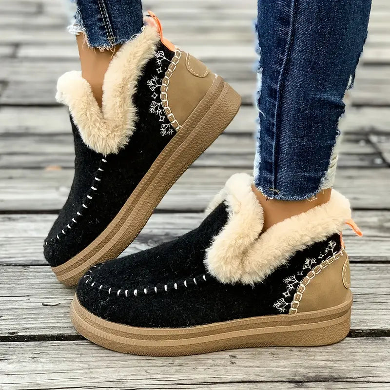 Plüschige warme Winterstiefel