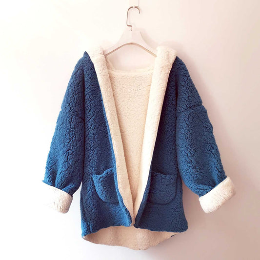 Kuschelige, reversible Oversize-Kapuzenjacke