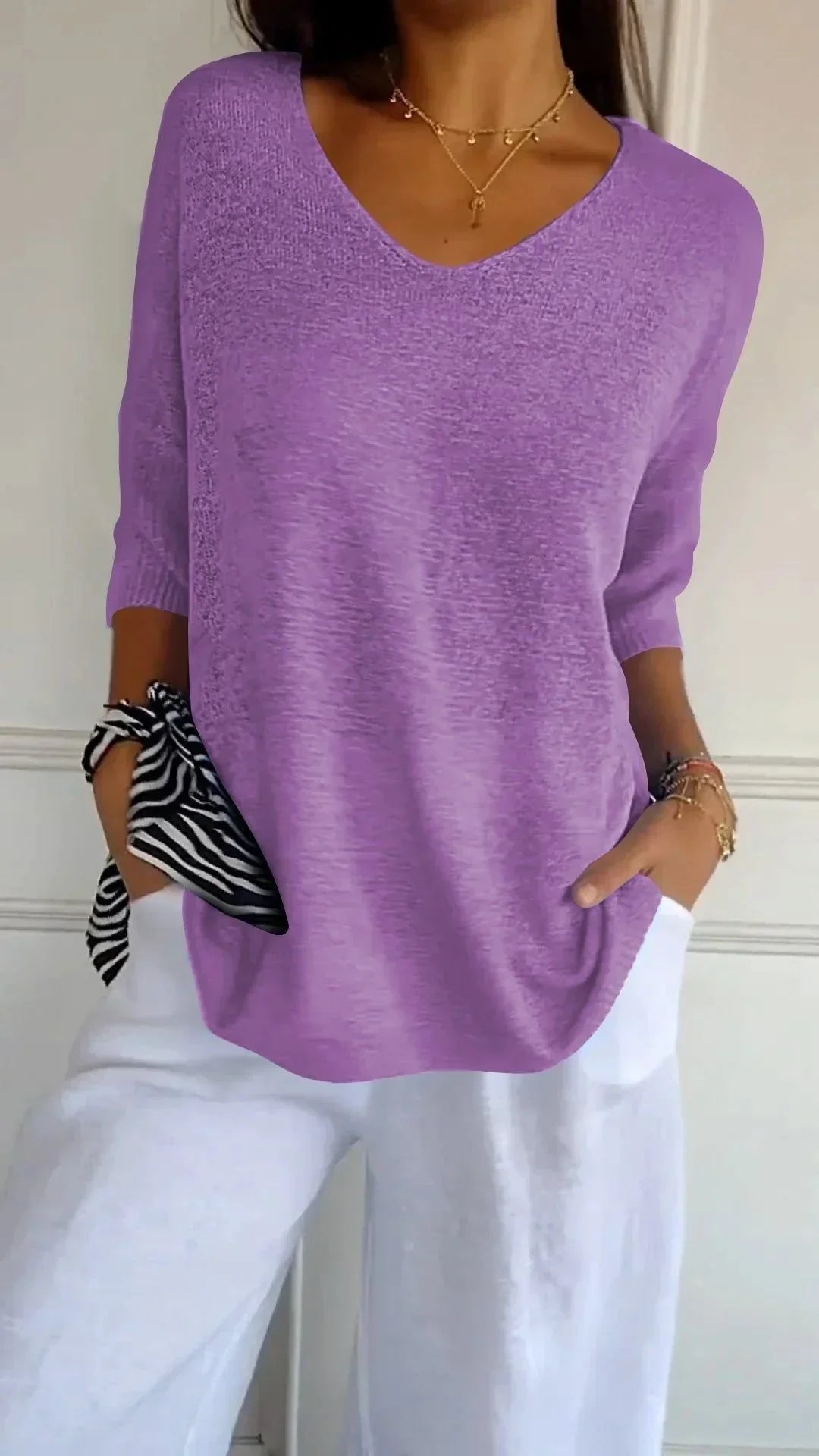 Brigitte - Einfarbiges gestricktes Top mit V-Ausschnitt