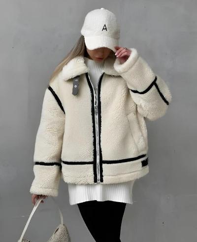 Junia - Trendige flauschige Jacke für Frauen