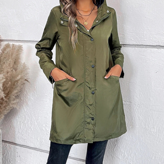 Emely - stylische Outdoor-Windjacke mit Kapuze