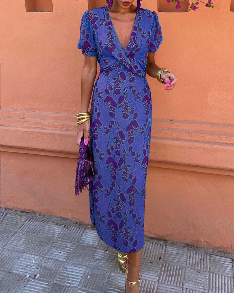 Midi-Kleid mit Blumenprint und V-Ausschnitt, ideal für jeden Anlass.