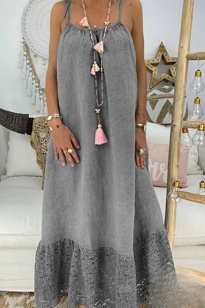 Elegantes Hemdkleid mit Knöpfen und Spitzeneinsätzen