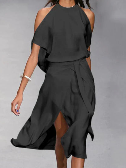 Asymmetrisches Midikleid mit freien Schultern und elegantem Fall