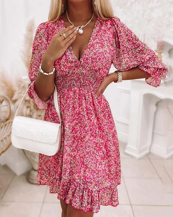 Bohemian-Blumenkleid mit kurzen Ärmeln