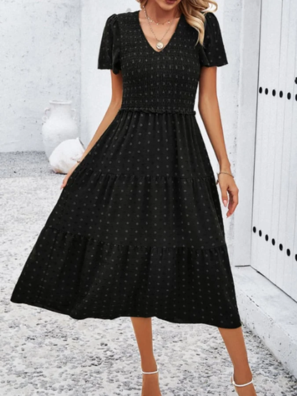 Diantha - Schlichtes Freizeitkleid mit V-Ausschnitt und kurzen Ärmeln