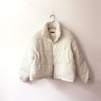 Damen Steppjacke mit Stehkragen Cremefarben