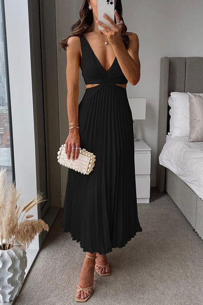 Plissee-Kleid mit Ausschnitten