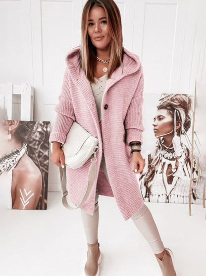 Modische Strickjacke für Frauen mit Kapuze und langen Ärmeln - die perfekte Länge