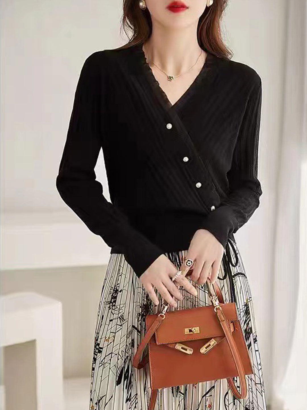 Emmy Bluse | Langärmelige Bluse mit V-Ausschnitt