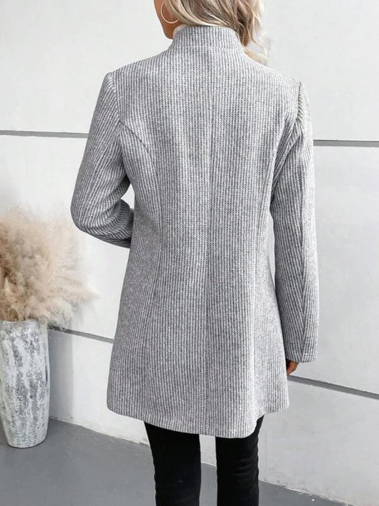 Tyra - Grauer Blazer mit Taschen und langen Ärmeln