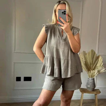 Shorts-und-Top-mit-Fransen