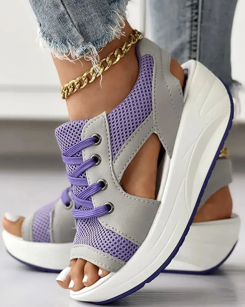 Denisee Muffin Sandalen mit Schnürsenkeln und kontrastierendem Panel