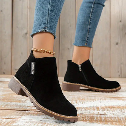 Vielseitige Lederstiefel mit flachem Boden