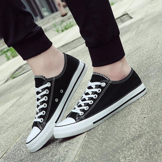Trendige klassische Turnschuhe