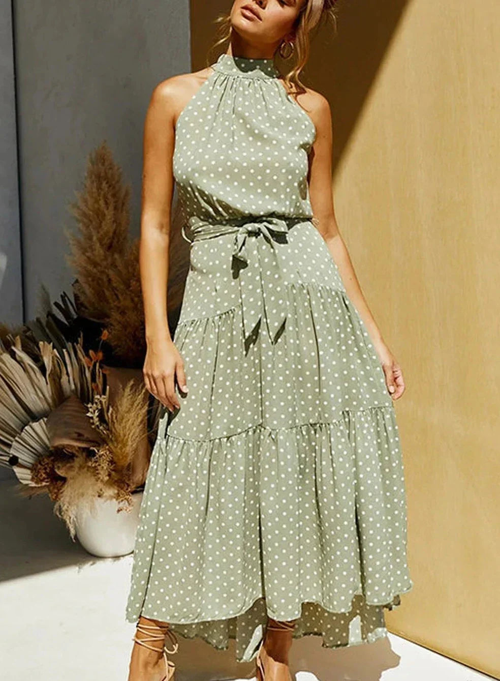 Langes Kleid mit Print und Schleife an der Taille