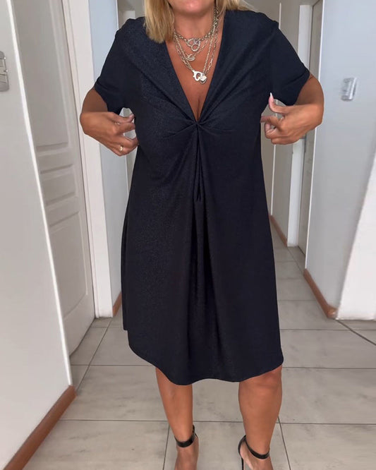 Kleid mit gedrehtem V-Ausschnitt