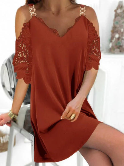 Midi-Kleid mit Spitze und freien Schultern