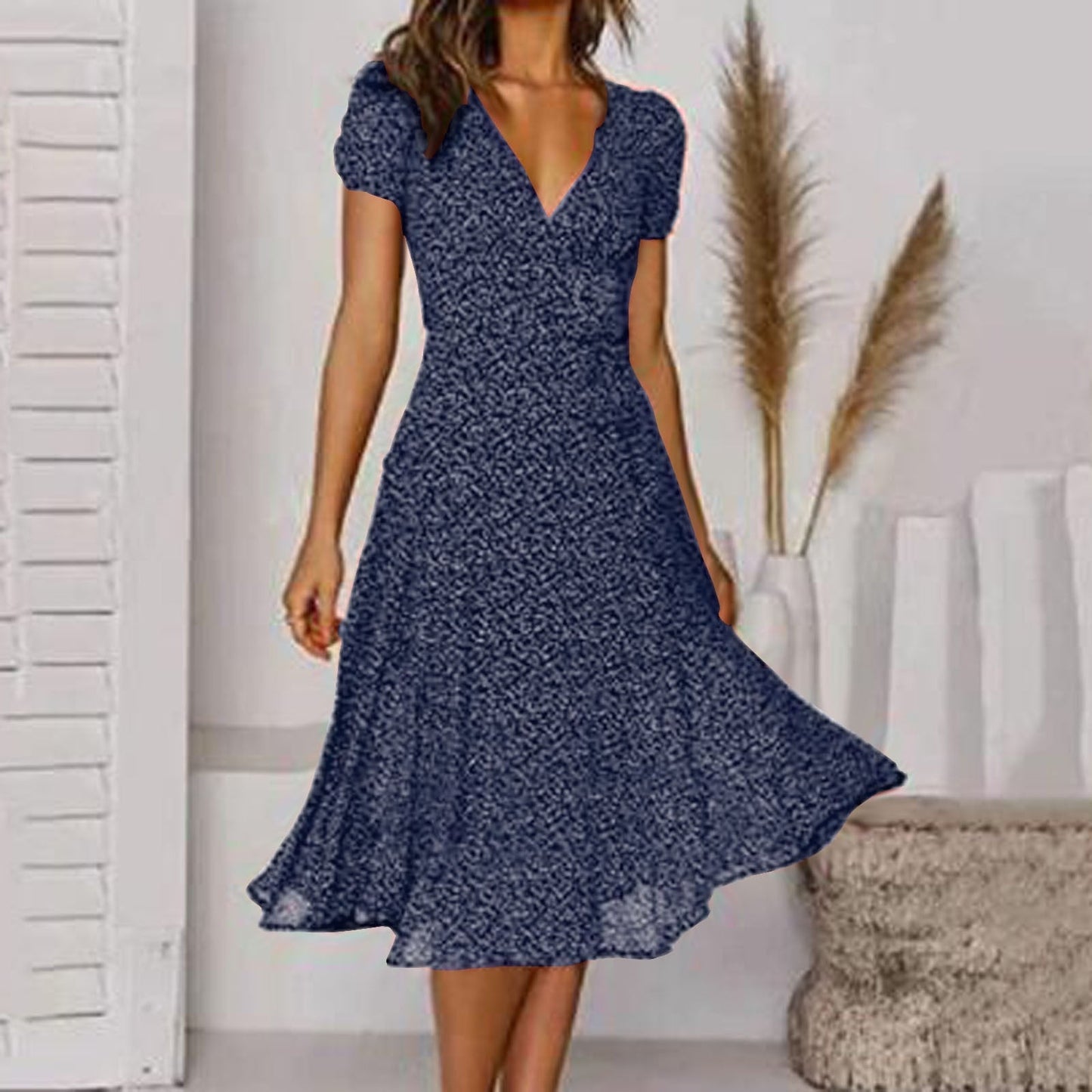 Luftiges Sommerkleid in A-Linie mit V-Ausschnitt