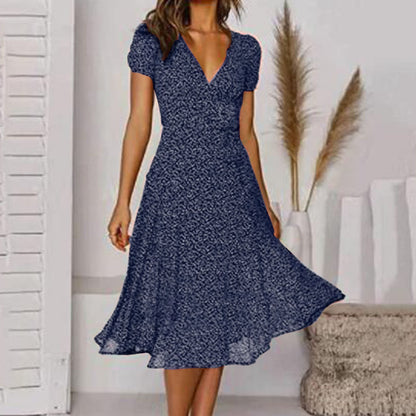 Luftiges Sommerkleid in A-Linie mit V-Ausschnitt