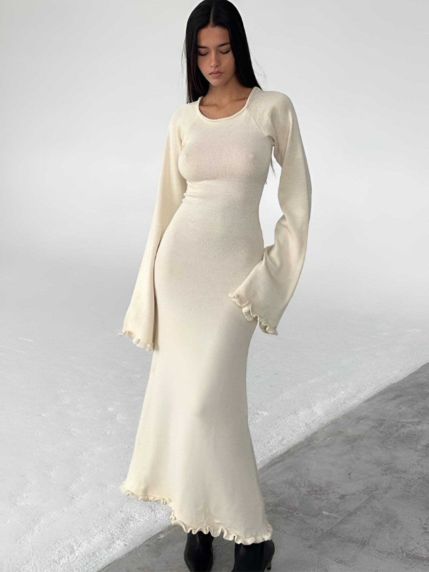 Halina | Elegantes und sexy Kleid mit Rüschen am Rücken
