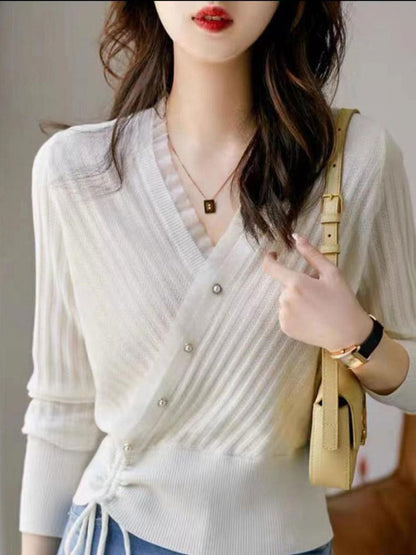 Emmy Bluse | Langärmelige Bluse mit V-Ausschnitt