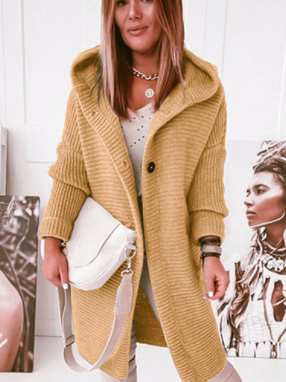 Modische Strickjacke für Frauen mit Kapuze und langen Ärmeln - die perfekte Länge