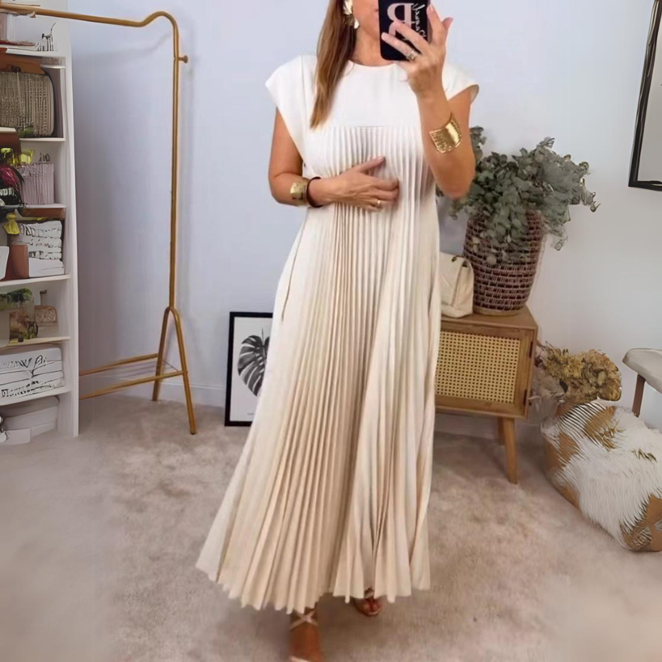 Leichtes und elegantes plissiertes Kleid