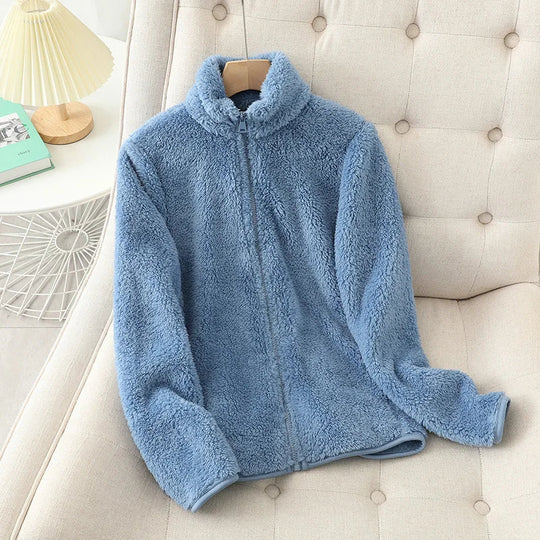 Leichte Jacke mit Reißverschluss - ideal für einen alltäglichen Look