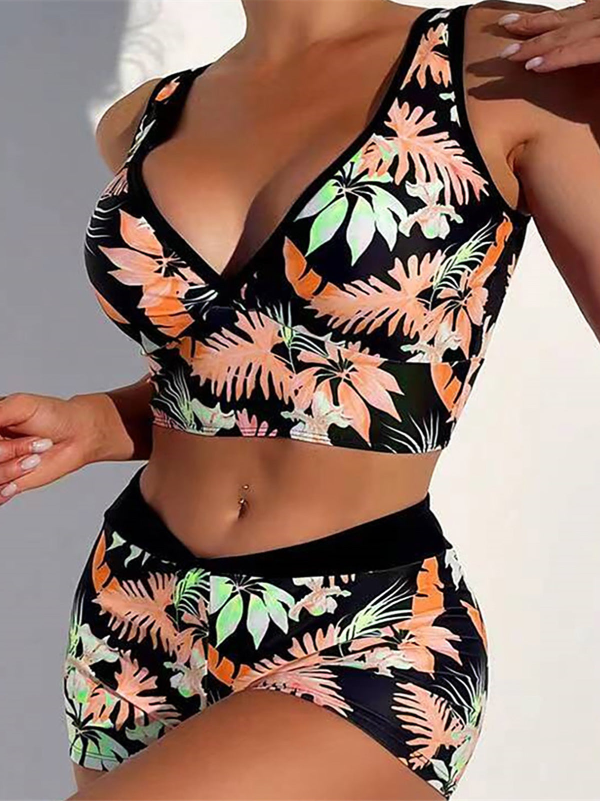 Femininer und leichter Bikini