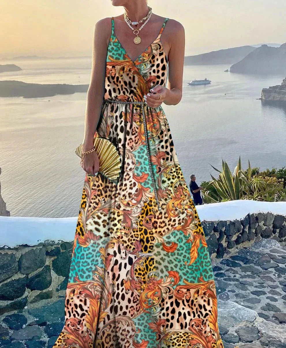 Buntes Maxikleid mit Ausschnitt