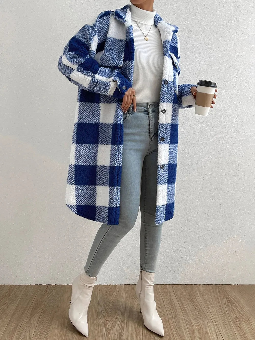 Valeria - Stylischer karierter Teddymantel