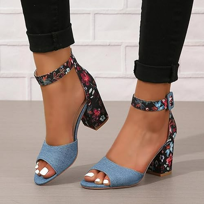 Offene Damen-Sandalen mit Blumendruck