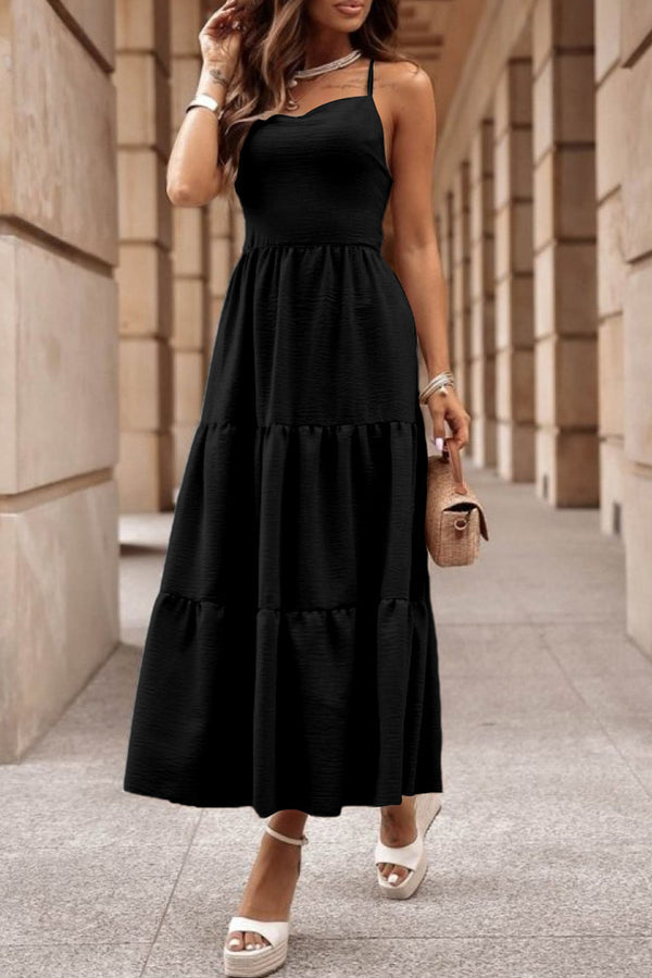 Kleid mit mehreren Lagen und gekreuzten Trägern