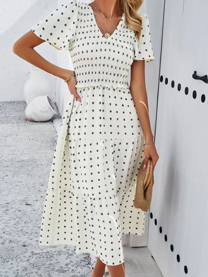 Diantha - Schlichtes Freizeitkleid mit V-Ausschnitt und kurzen Ärmeln