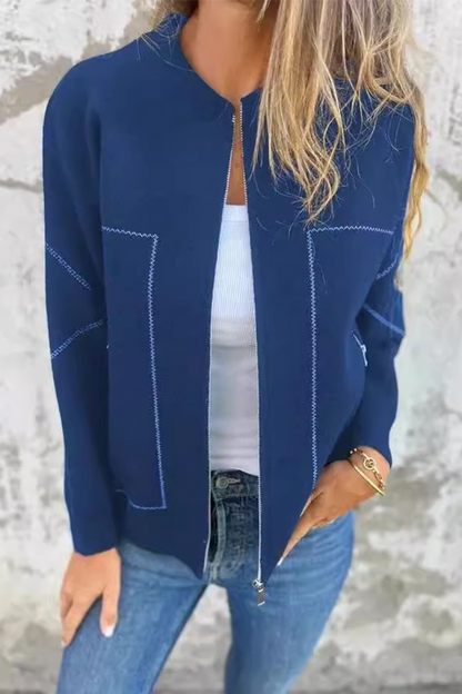 Komfort und Stil: Outdoor-Kleidung mit Rundhalsausschnitt und dekorativen Taschen