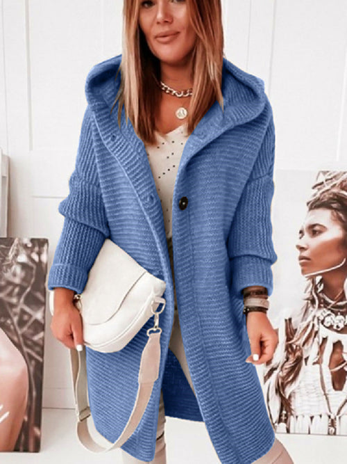 Modische Strickjacke für Frauen mit Kapuze und langen Ärmeln - die perfekte Länge
