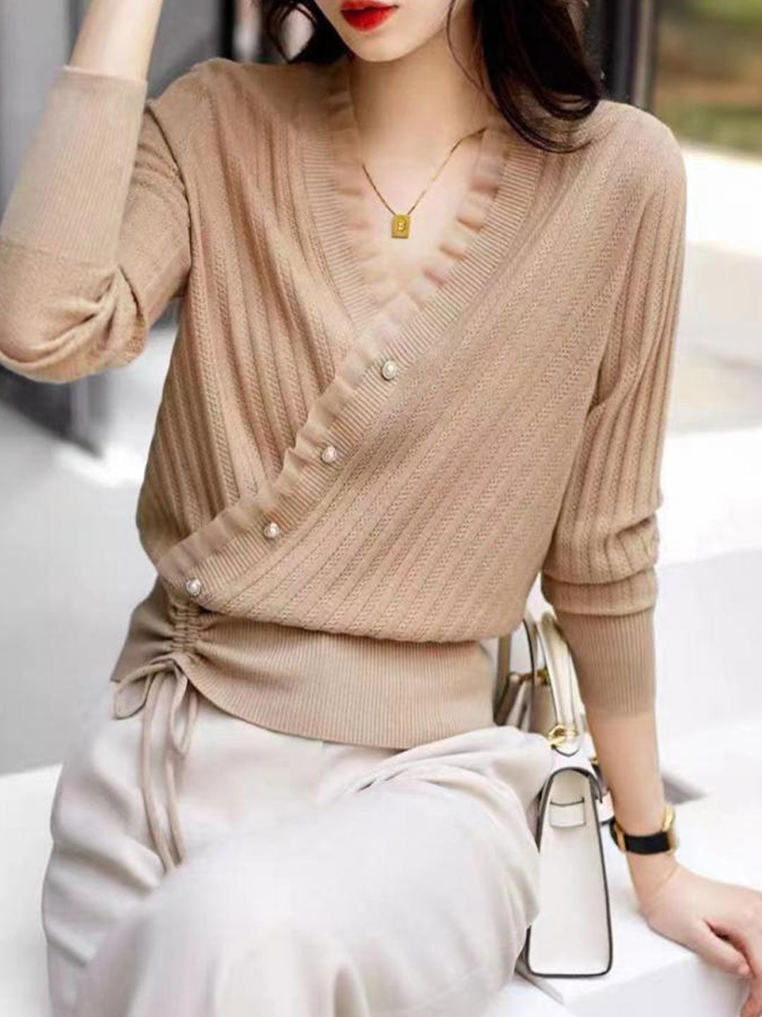 Emmy Bluse | Langärmelige Bluse mit V-Ausschnitt
