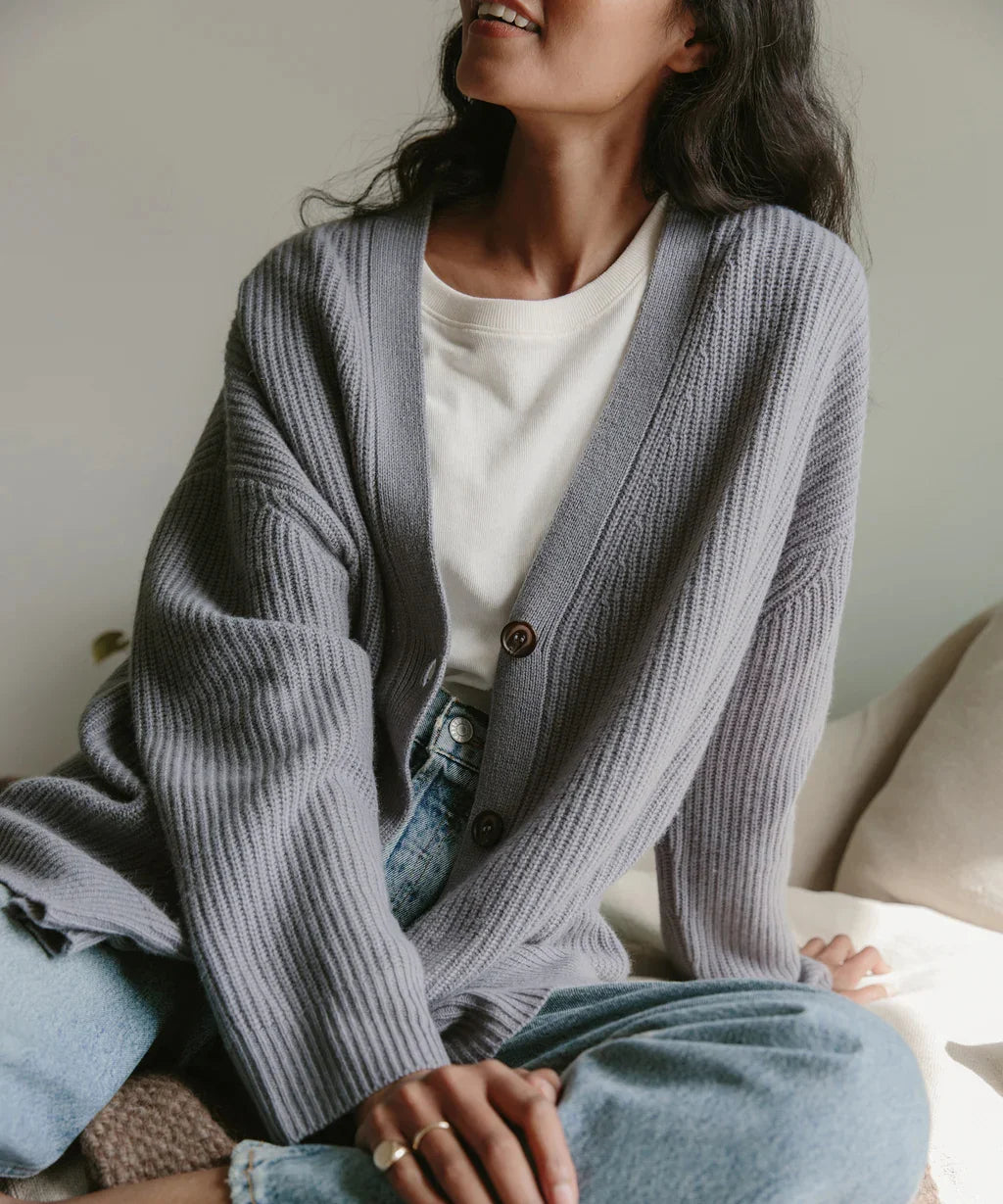 Cora - Wunderschöne Strickjacke mit V-Ausschnitt