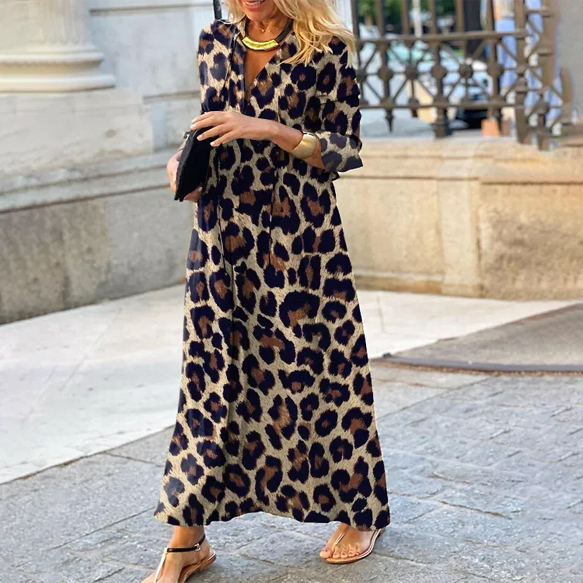 Gewagtes und elegantes Leopardenkleid