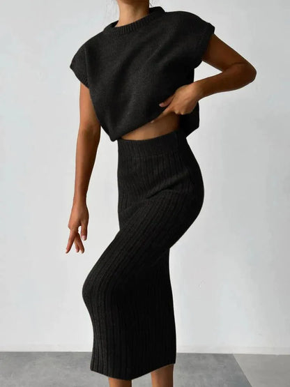 Trendiges gestricktes Crop Top und Rock