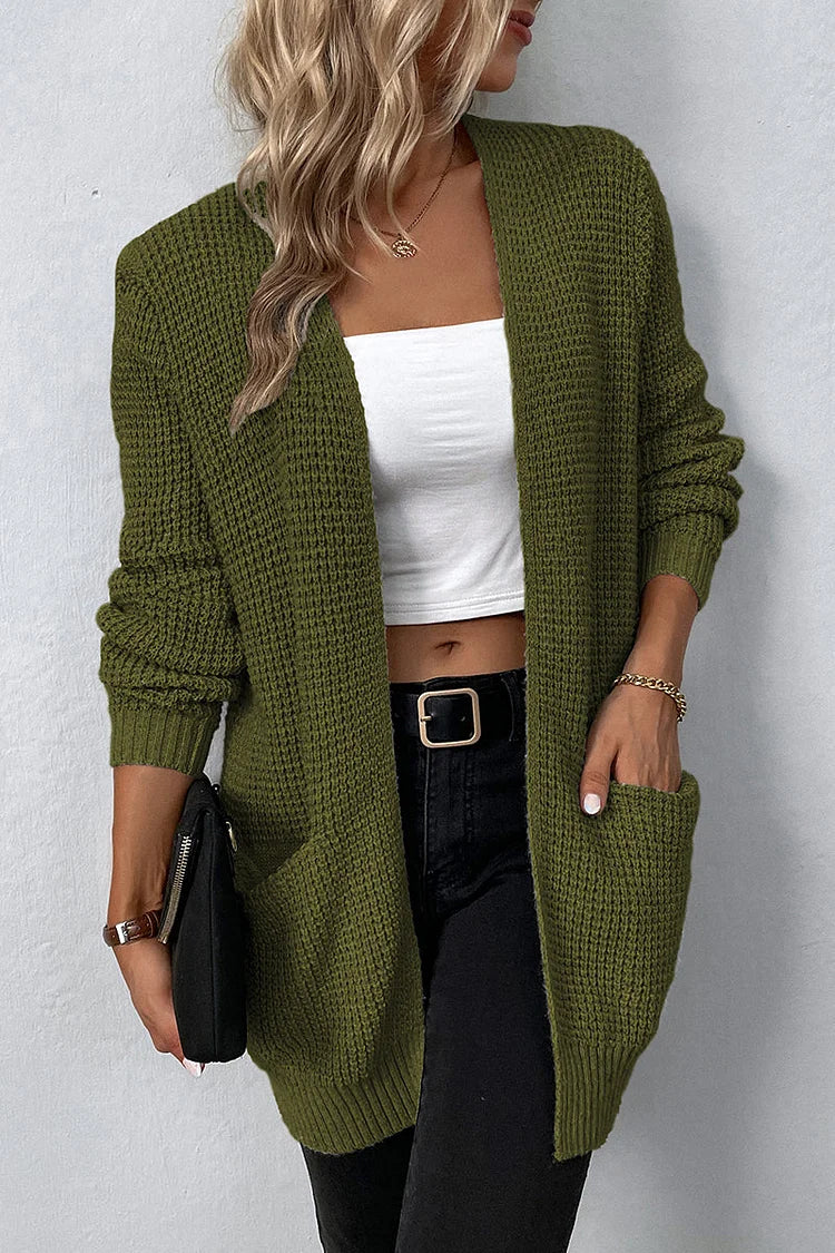 Moderne Strickjacke mit V-Ausschnitt und praktischen Taschen: bequem und schick