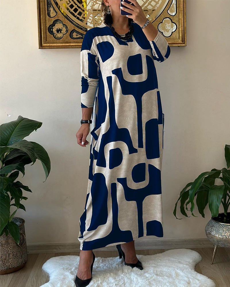 Langärmeliges Kleid mit schwarz-weißem Druck