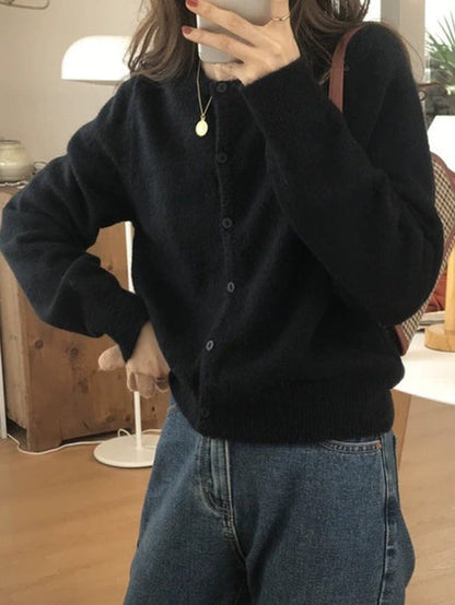 Mehrschichtig gestrickte Strickjacke mit Rundhalsausschnitt