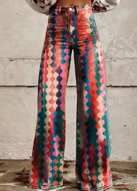 Weite Hose mit buntem Aufdruck