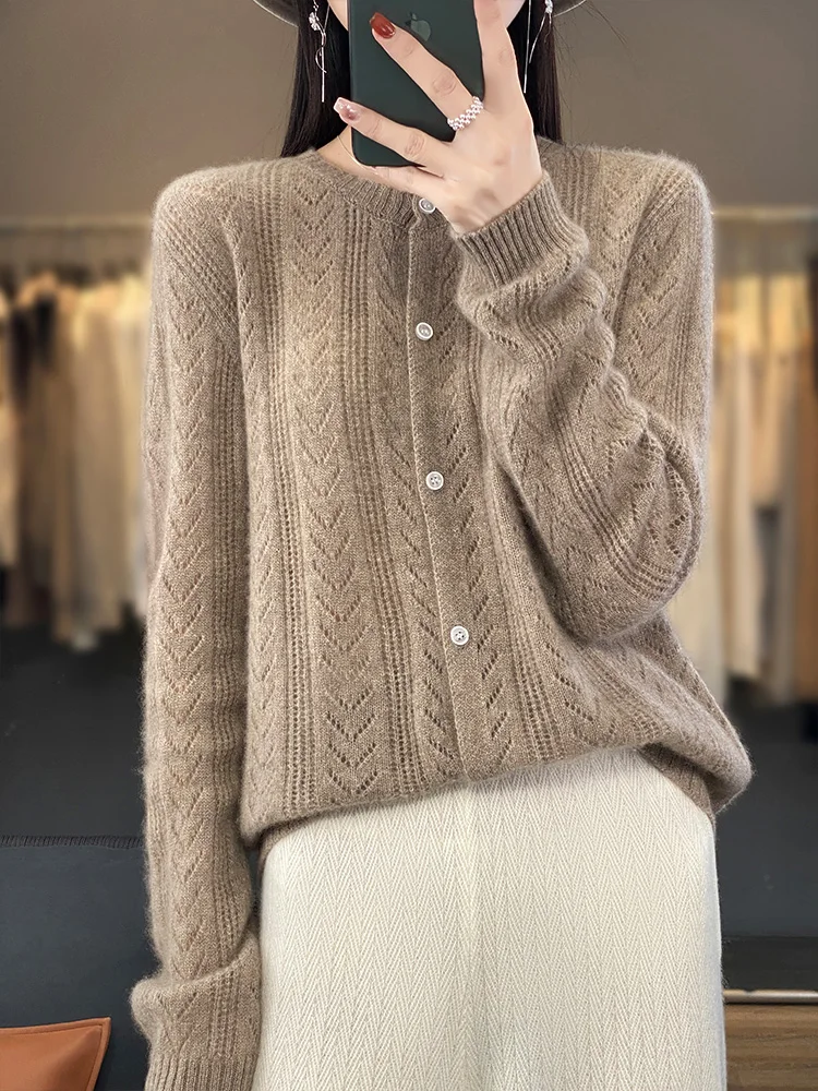 Elegante Strickjacke mit Rundhalsausschnitt
