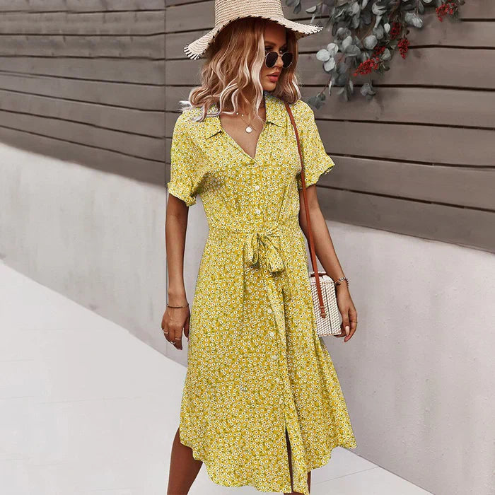 Kurzärmeliges Freizeitkleid mit floralem Muster