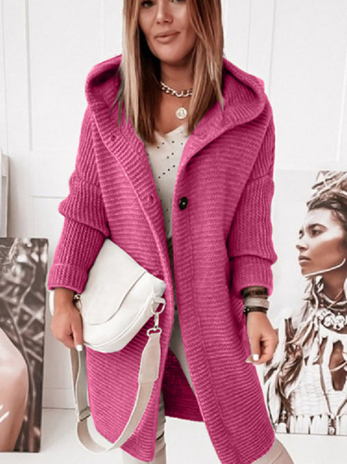 Modische Strickjacke für Frauen mit Kapuze und langen Ärmeln - die perfekte Länge